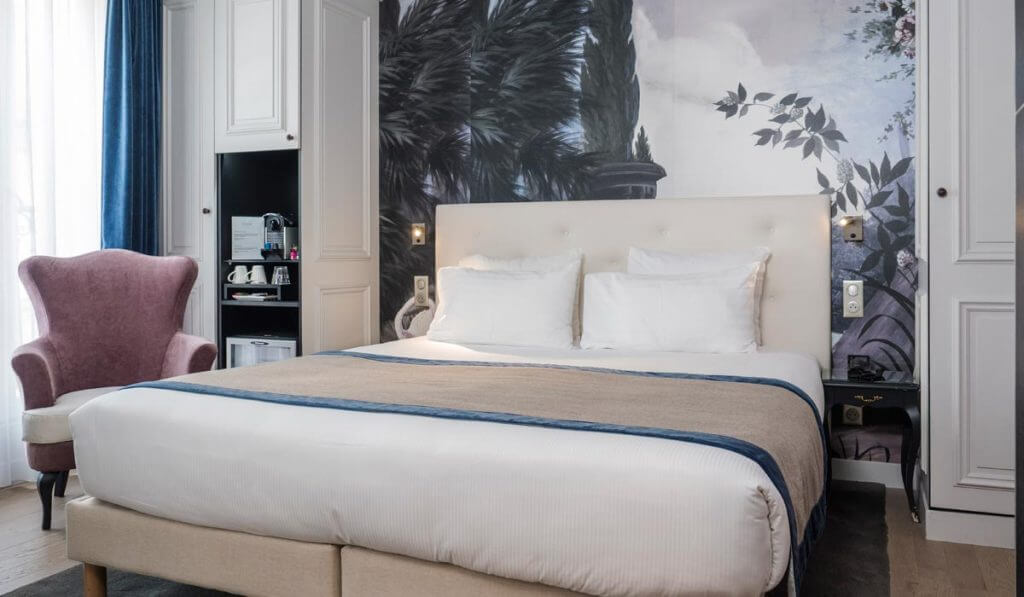 Hotel room - Taylor Paris - Calm and charming Parisian style